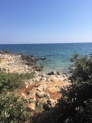 This were by far the most beautiful spot we found (we stayed two nights). The coast is near to Ližnijan and there were also just a few people. We found a little place under the trees to sleep in the car
#beach
#roadtrip