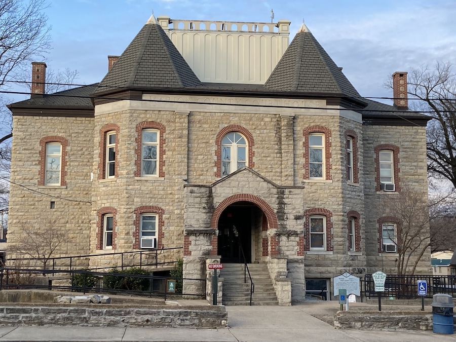 Marion County Courthouse in Yellville, AR #arkansas #courthouse