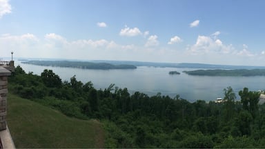 One of the best Panoramic Views (in my opinion) of course. A must see at Lake Guntersville State Park.  