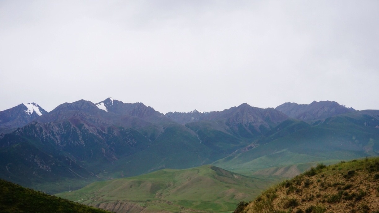 hangayn mountains