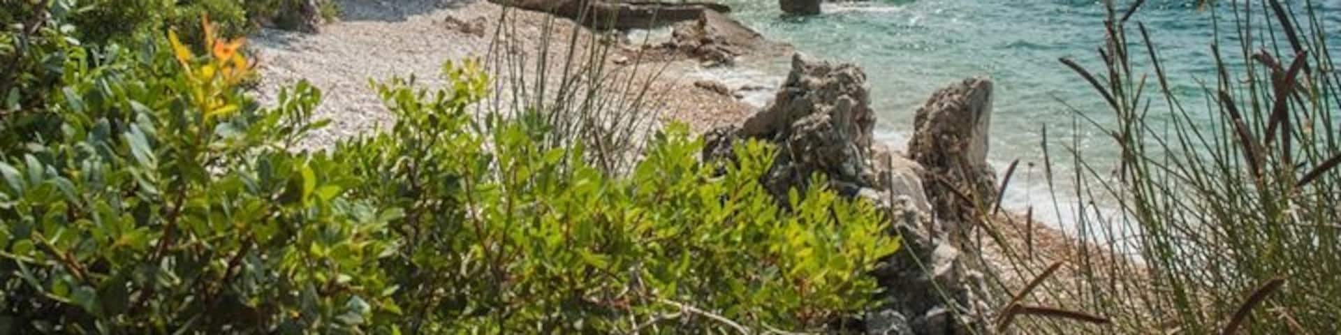 Few minutes walk from camp Male Ciste we founded this small hidden beautiful beach...#paradise
#BeachBound
