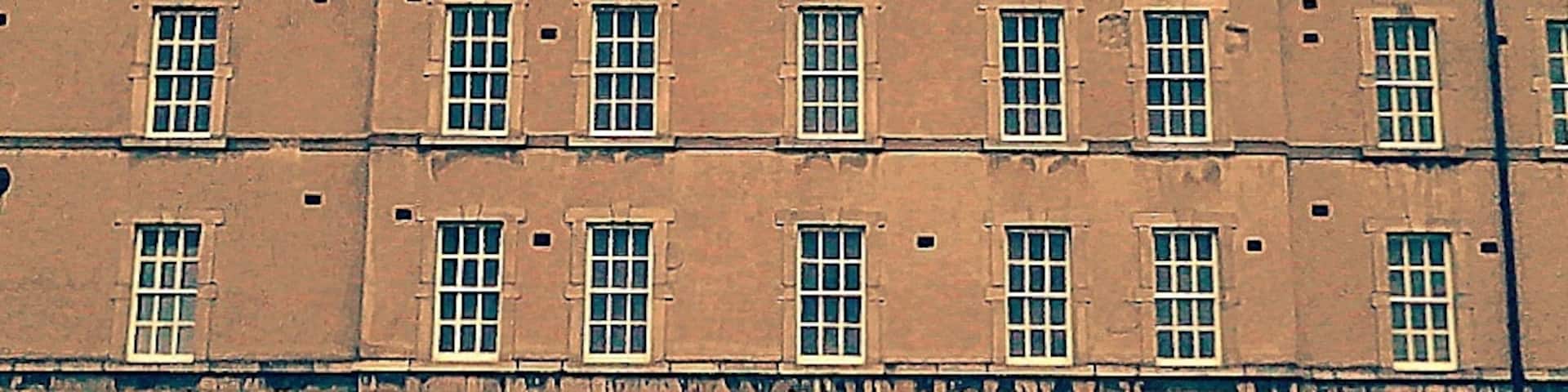 Been here once or twice. Usually very early in the morning. Wonderful location, especially for Tv shows, all I.can say at the moment....😃
#Dublin #city sights Dublin #Ireland #Irish #Irish history #historical #barracks #early morning #memorable