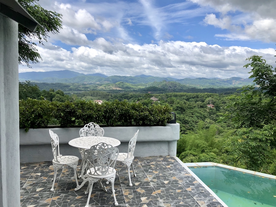 Life in the Jungle 😎 #chiangrai #katiliya