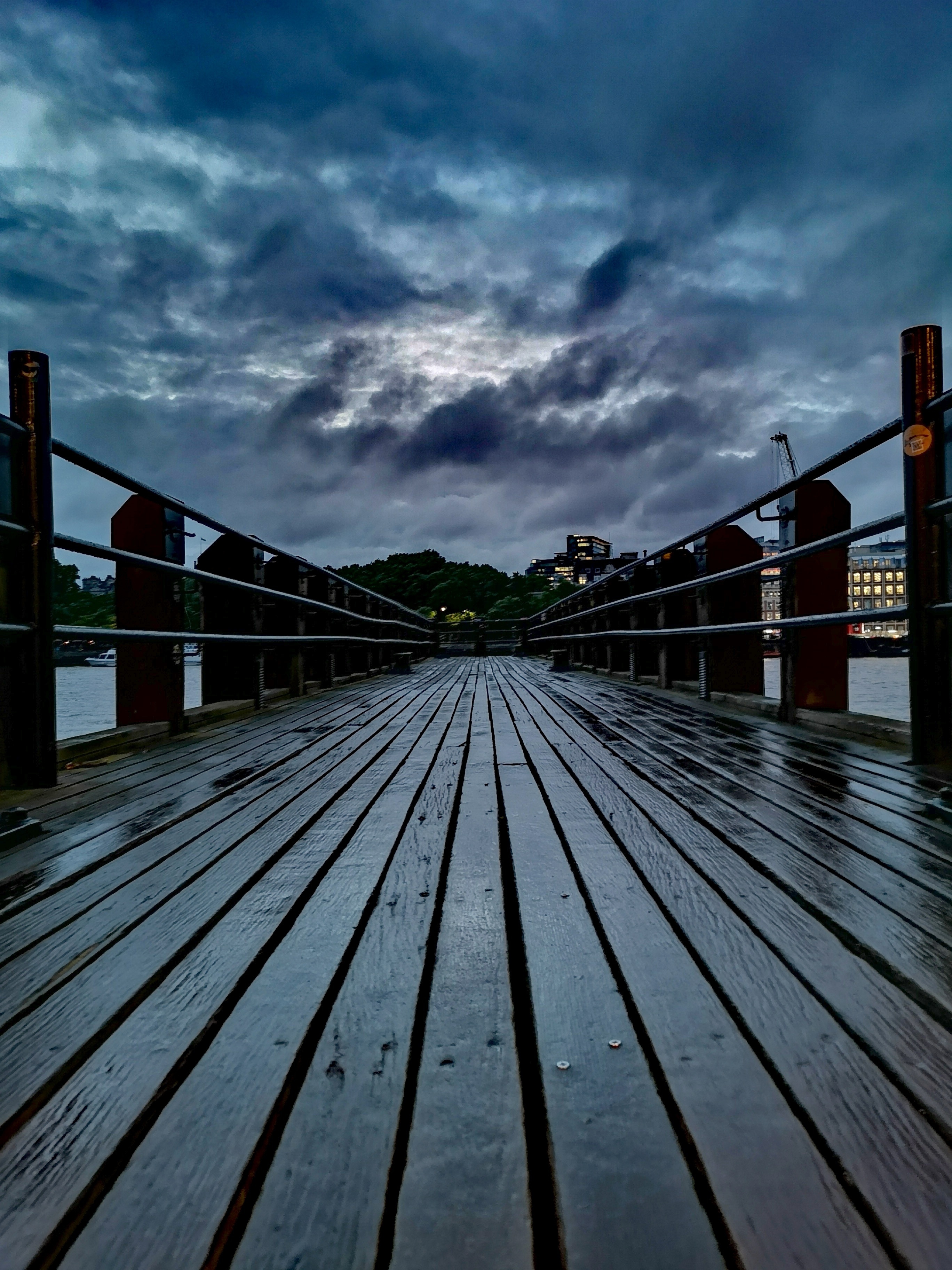 Photo by Antonios Velissarakos