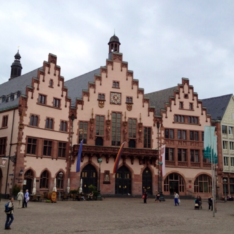 フランクフルト大聖堂 フランクフルト エクスペディア