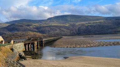 Stunning Barmouth bridge....surrounded by the most fabulous scenery 