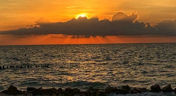 Sunset at Chelem Beach #lifeatexpediagroup #tlotravel #porqueviajares #becausetravellingis