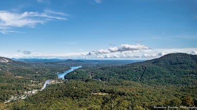 Wide view of the valley and Lake Lure, NC. Shot taken from Vista Rock at Chimney Rock State Park

#MyBackyard
#northcarolina
#vistarock
#chimneyrock
#blueridgemountains