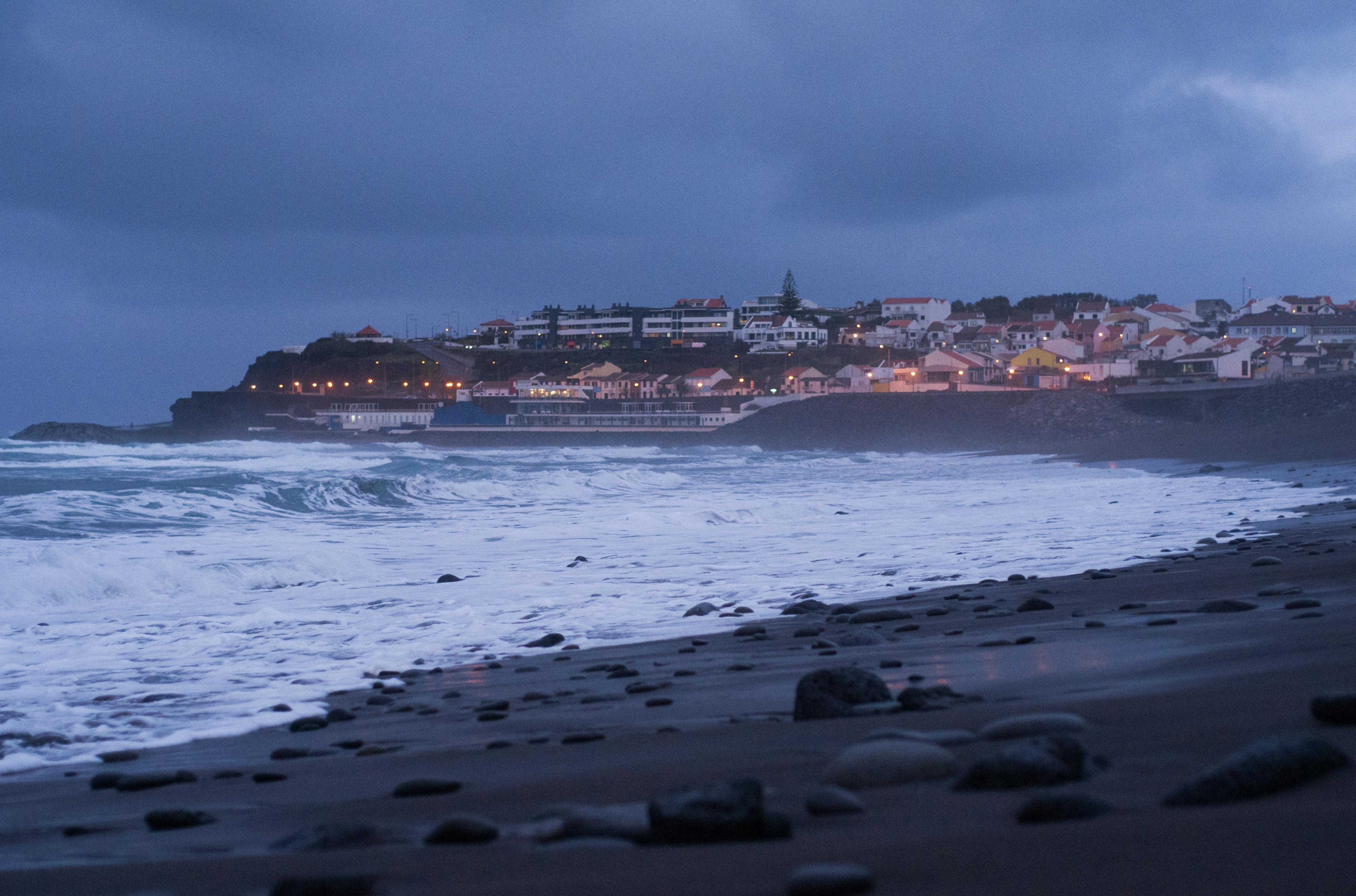 ...and Ribeira Grande at dusk! A lovely town to walk around and use as your base for travels around São Miguel. 
#waterlust