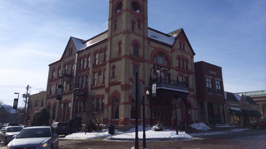 Highlighted in the movie Groundhog Day, also housed plays that featured famous actors Orson Welles and Paul Newman.
