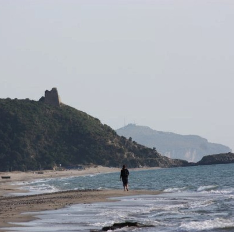 Ascea has a 4 km sand beaches. You see the Telegraph Tower on the hill, also called Saracen Tower as it was originally built to help spotting Arab anf African invaders arriving from other Mediterranean ports.