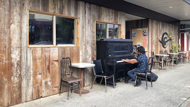 Public piano in downtown Duncan, BC (September 2019)

#LocalSecrets