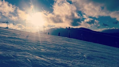 #lifeatexpedia #mountains #skiing #romania #throwback #2016