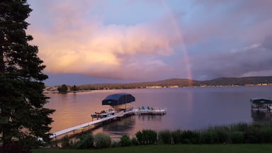 Rainbow sunset over Lake Charlevoix #puremichigan #lakelife
#boynecity #perspectives