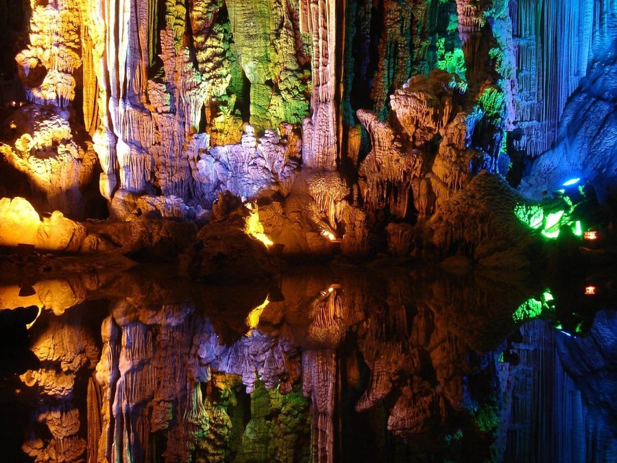 Yangshuo #SilverCave - the Largest Karst Cave in Guilin, is one of the finest examples of limestone cave that exists in the world
https://twitter.com/Beautifulgx
