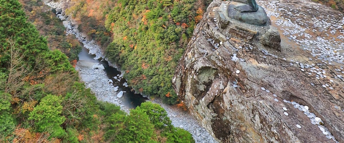 This is a famous landmark of lay village where a monk urinate over the valley!