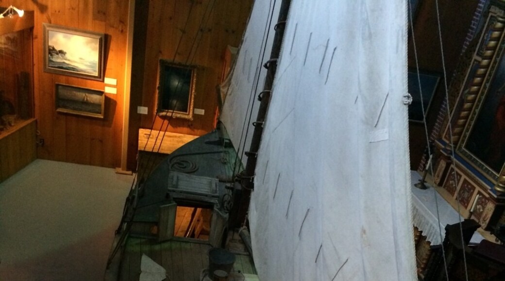 Photo by Erik Rowley