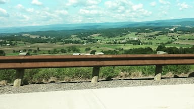 Beautiful country in the heart of Maryland with blue skies and rolling hills. Very peaceful place to spend an afternoon, especially looking out at this view!