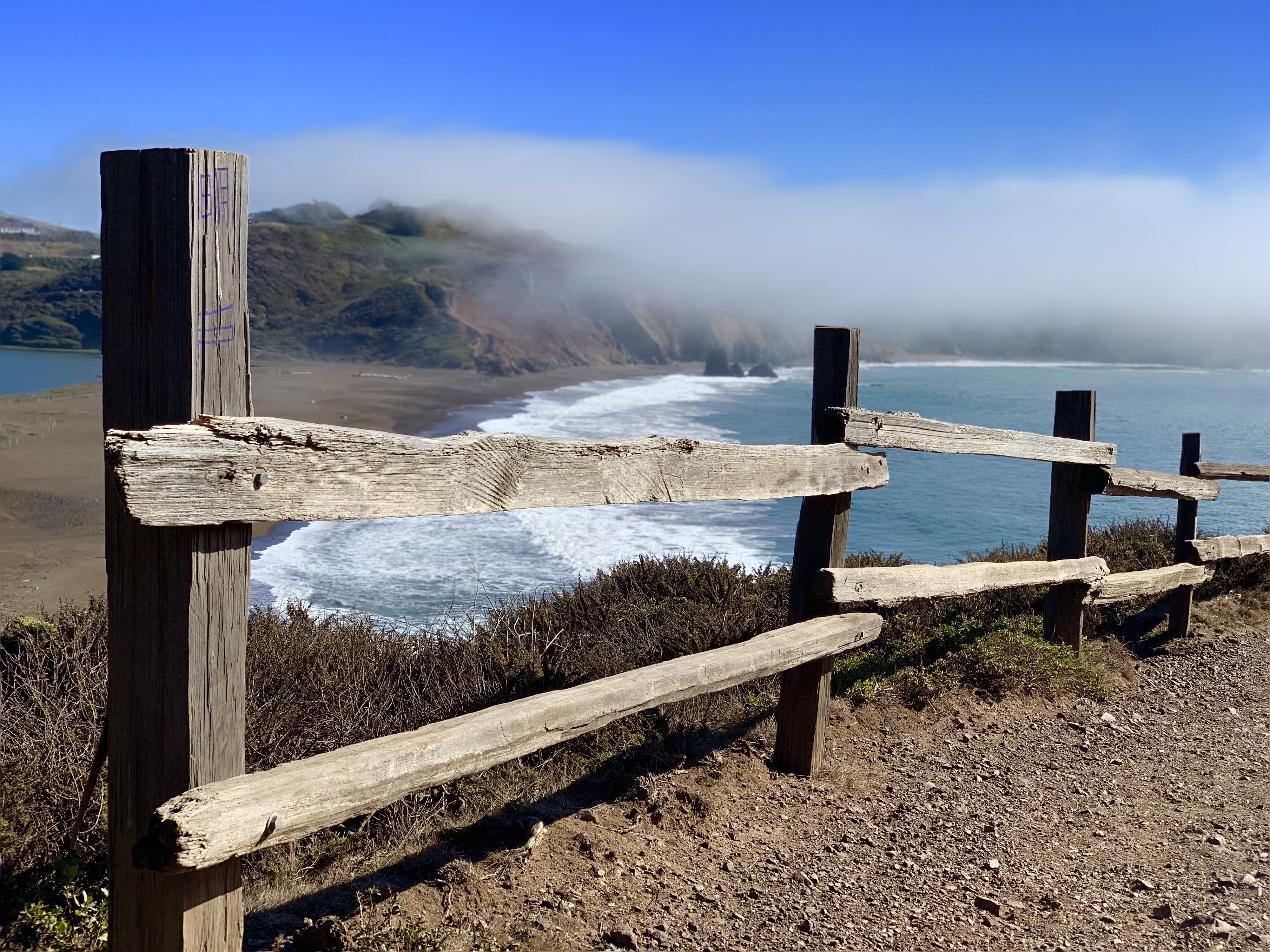 Not that far away from San Francisco- Rodeo Beach provide a gorgeous oceanfront with 360 view of the Marin Headlands , 1053-foot hill up the flank of Mount Tamalpais. A place where you can take a seat and watch the waves without a care in the world...