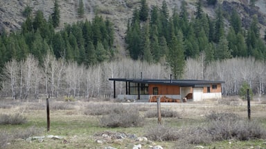The Methow Valley is a good place to admire modern cabin architecture.  Concrete and rusted steel are the materials of choice.