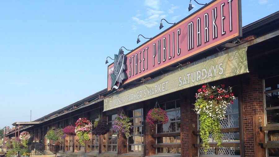 This nifty metropark in downtown Dayton is a combination of farmer's market and local craft sale with food stands. It's only open Thursday - Saturday. Great place to pick up some local produce or dairy or honey, get some lunch while enjoying live music, and find a couple nifty local knick-knacks. It is inside the building