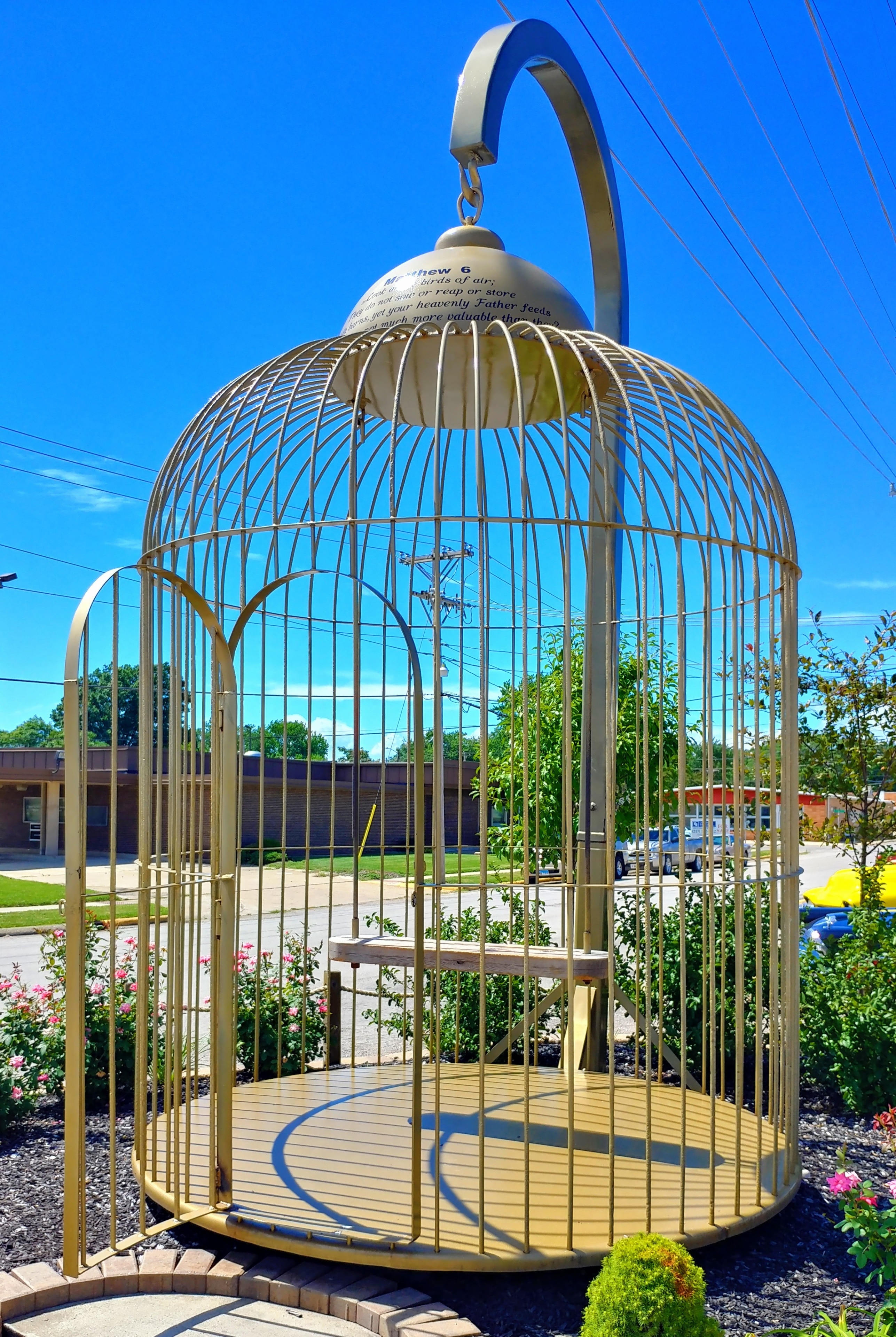 World's largest bird cage!

Casey, Illinois. Big things/small town! Just a short detour off the highway to an oasis of oversized household accoutrements.