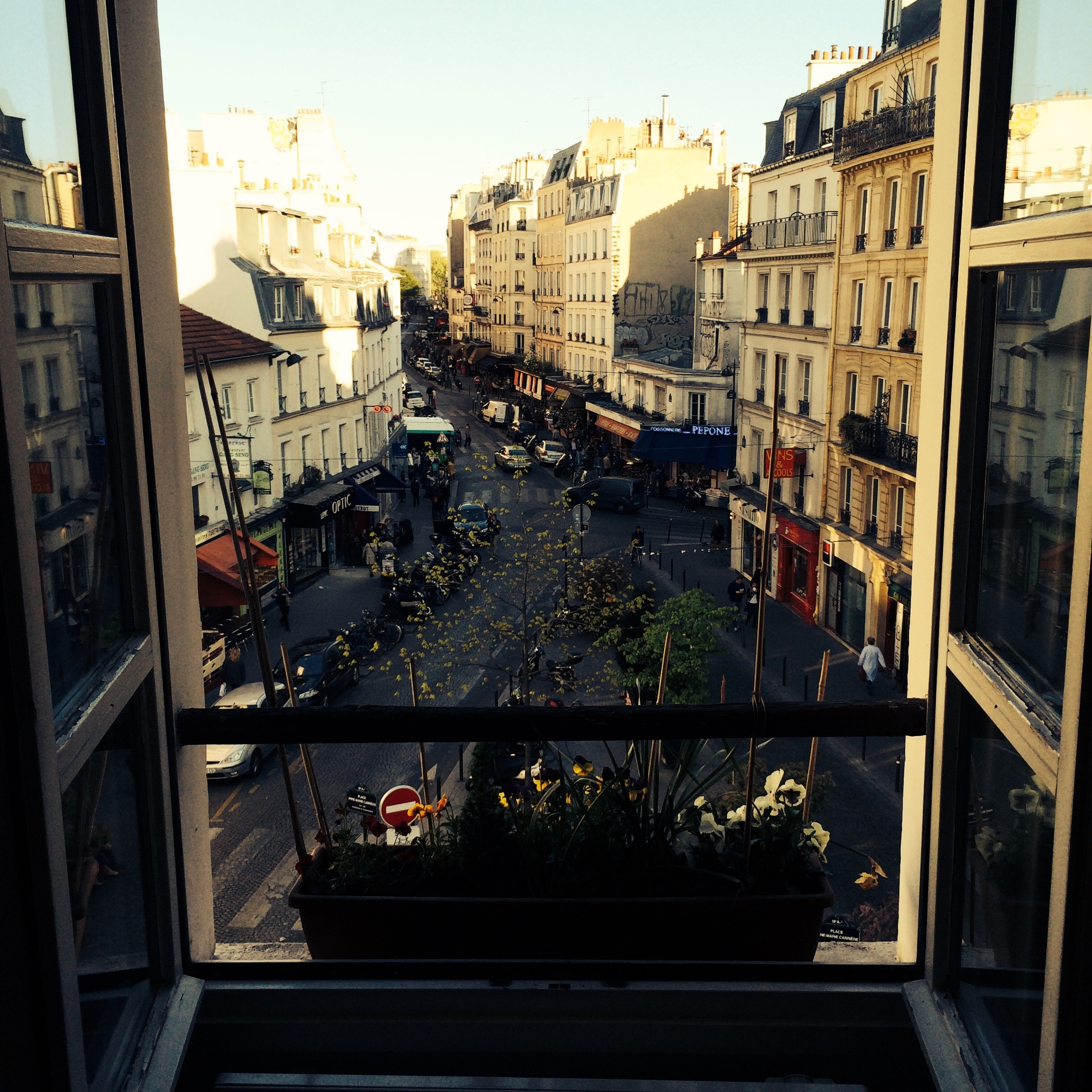 Rue l'epic and les abbesses in Montmartre. Unrivalled spot for café lounging and people watching à la Parisiènne . Lively and full of intrigue...and great patisseries! 