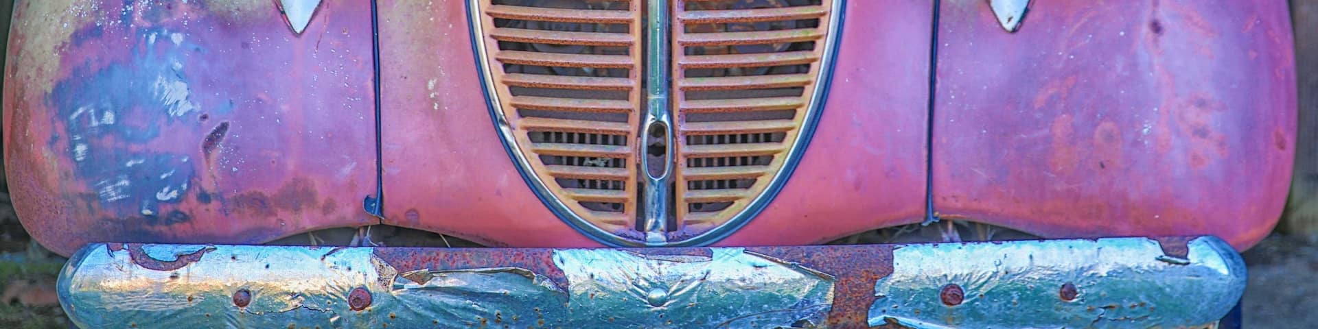 This car junk yard outside of Atlanta has 6 miles of trails over 34 acres of old junk cars. A fun place to go to take some pics.