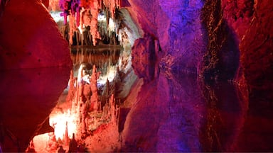 Beautiful reflection of caves in water..inspiring isn't it💕