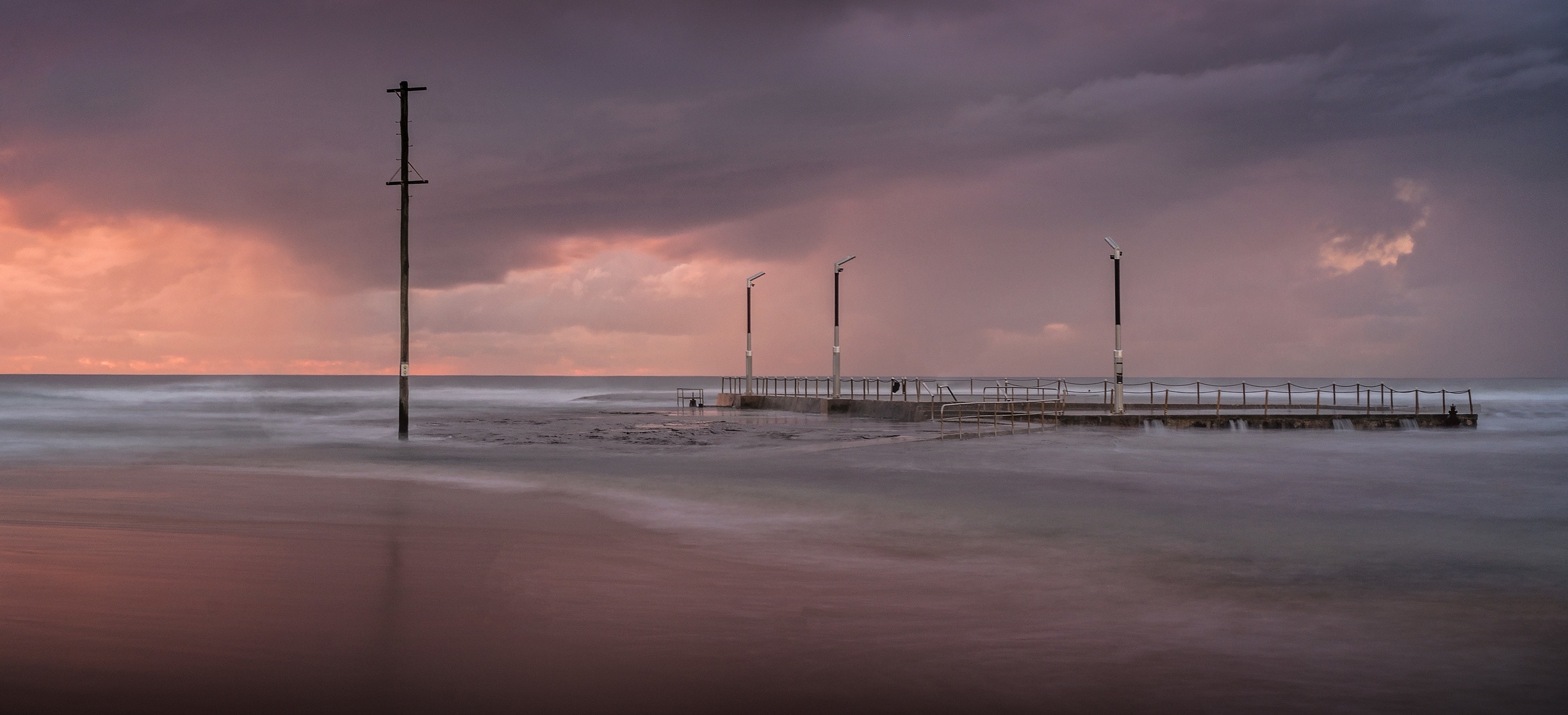 Mona Vale beach, such a stunning place for an early morning swim our just catching a sunrise