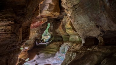 Amazing natural cave!
#Nature