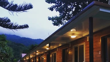 It's a beautiful Korean hotspring resort with a fantastic view of Mt. Makiling. It's an old photo, and it's the first photo I took seriously with my phone so it's valuable for me. 