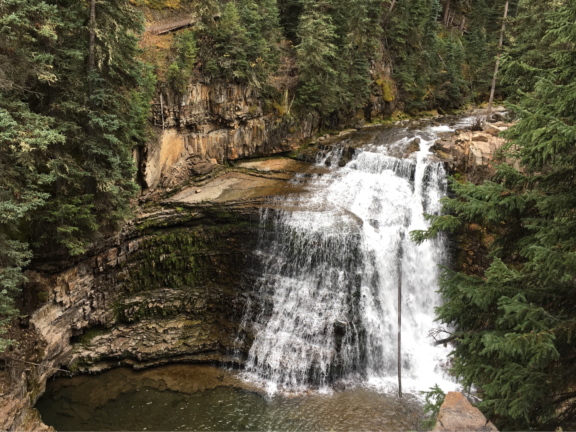 Ousel Falls Park Trail is a 1.6 mile lightly trafficked out and back trail located near Gallatin Gateway, MT that features a waterfall and is good for all skill levels. 