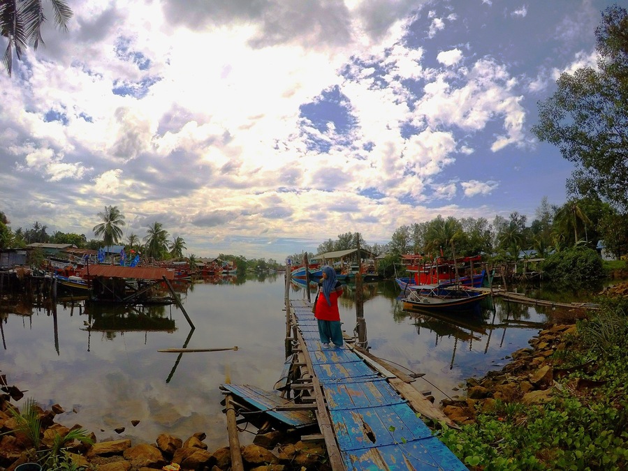 There is a small fishermen's village at Tawang, kelantan.. It is not that big though but indeed very beautiful despite its secluded area