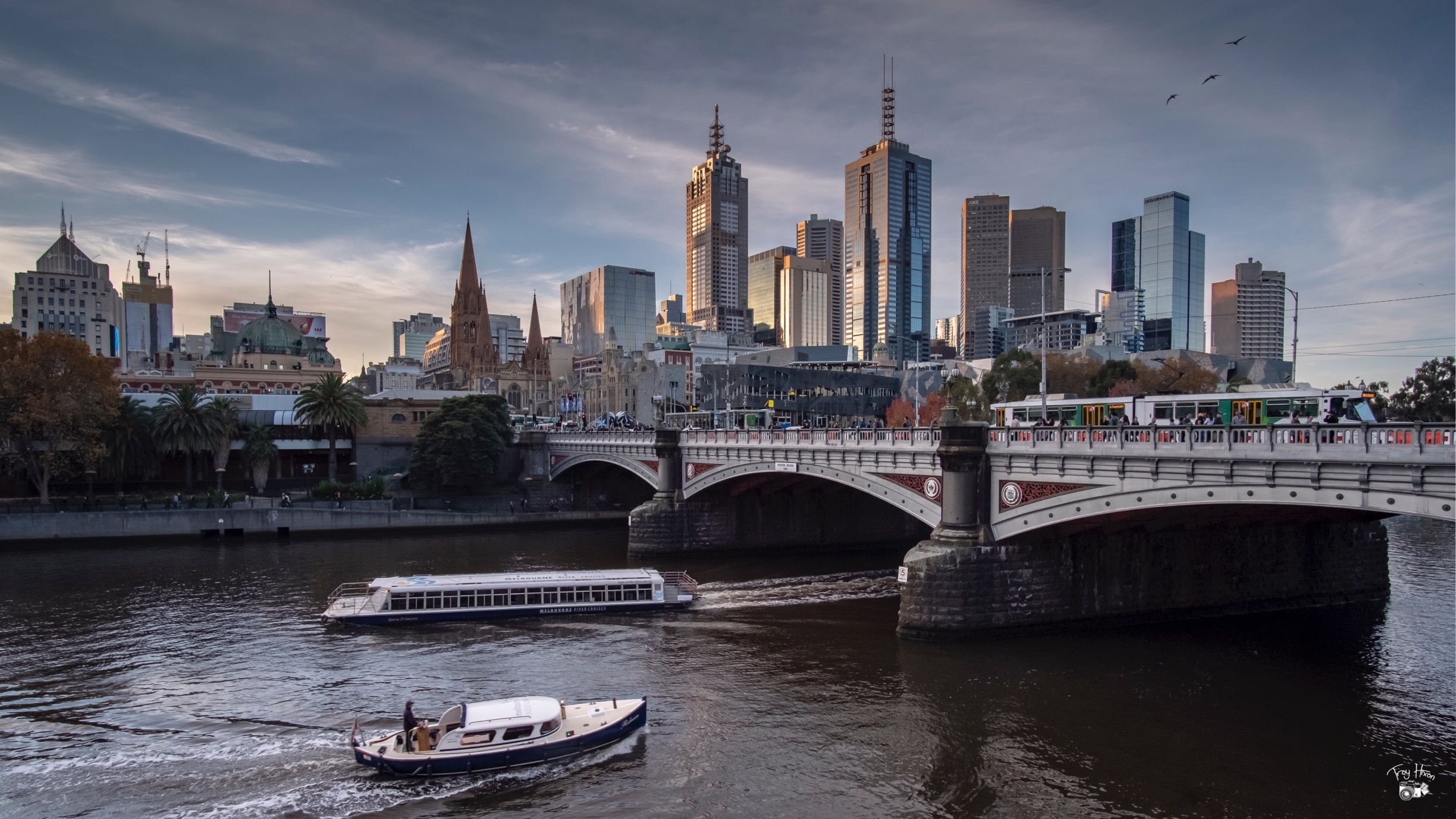 You can get a great view of the Flinders street station and the Melbourne city skyline from this vantage point.

I would love to come over to Greece and learn new skills as part of your workshop but as I live in Australia I will have to wait until you visit to catch up with you. #BvSCrete