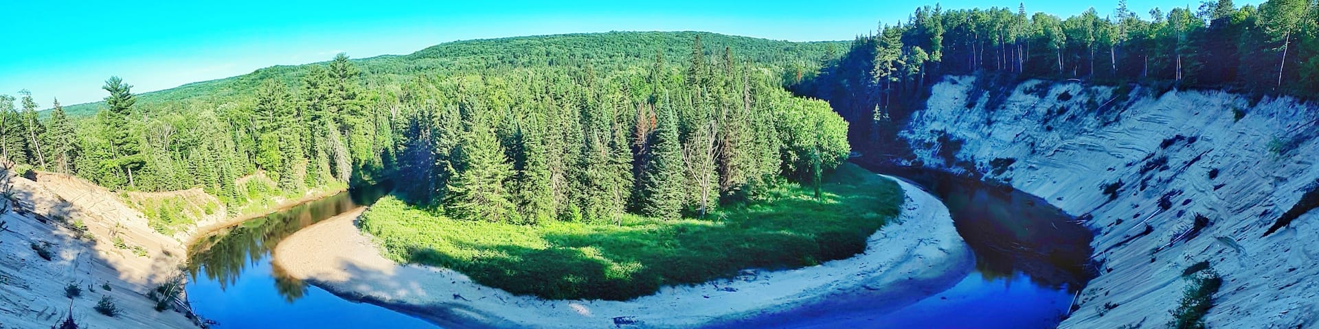 The beautiful big bend at arrowhead provincial park