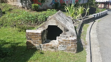 Old well, 18th Century.