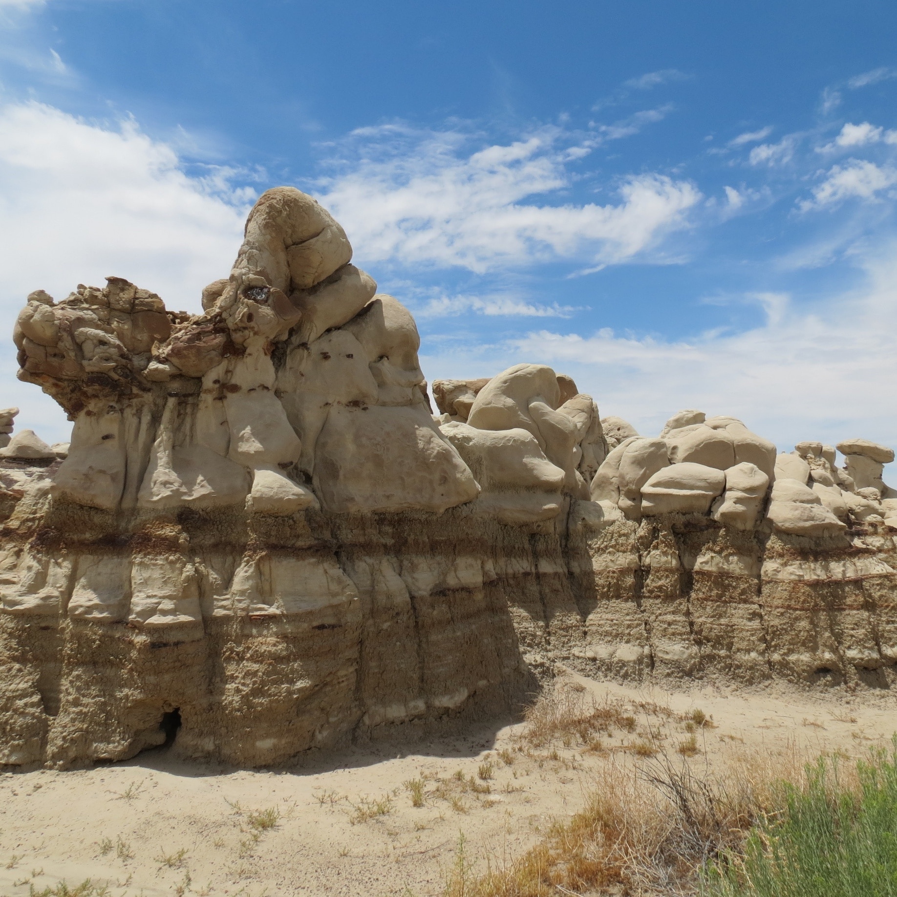 About an hour outside of Farmington, NM, the Bisti Wilderness is truly a unique experience. It's like the Badlands came to the SW of the US, just getting all the more bizarre in the move. You will literally feel like you are on a different planet as you hike around the park. #hiking