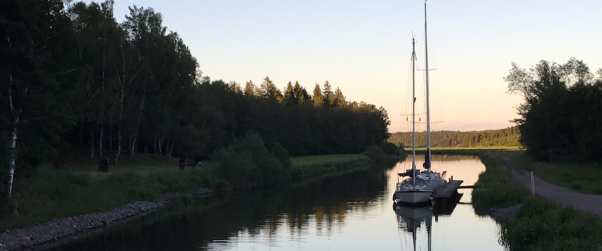 On the Gota Canal in Sweden. There is a hostel where people coming on land and boat can go. It is charming and nice. Thanks for the night and breakfast. This was taken at night around 2200. Boat waiting to go pass the lock in the morning. #Waterlust