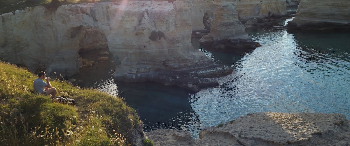 Awsome caves on The Rocks like  giants protecting Sea world