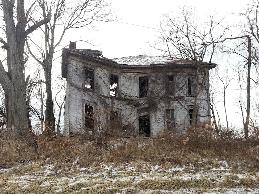 This is a really crooked, #abandoned house. Makes you wonder who once lived there and what happened.