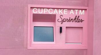 The cupcake ATM was such a fun way to buy cupcakes and the cupcakes taste SUPER good too hahaha