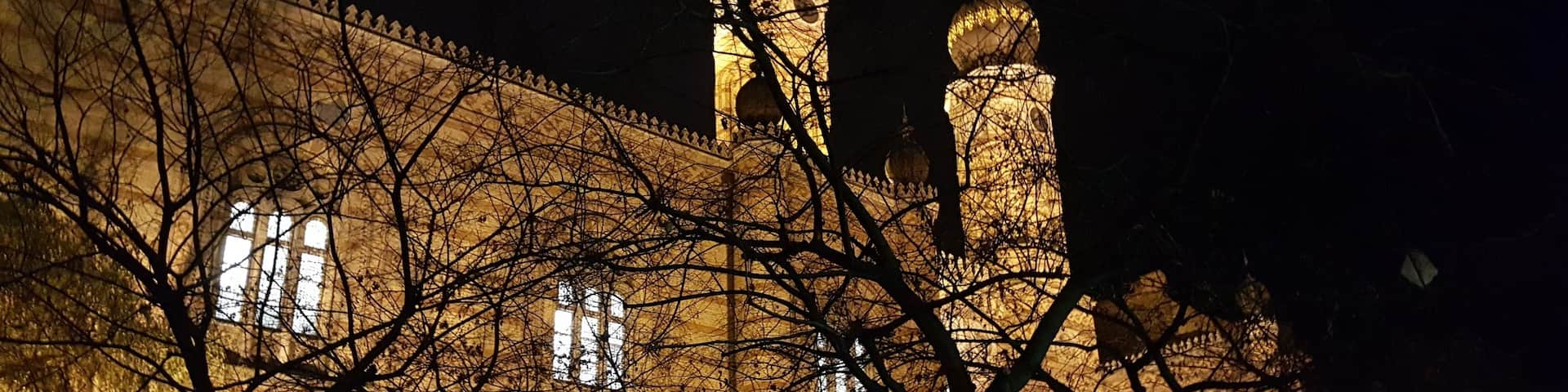The Great Synagogue was heavily damaged during the war. It is now the largest synagogue in Europe and a Jewish Museum. 
-2017