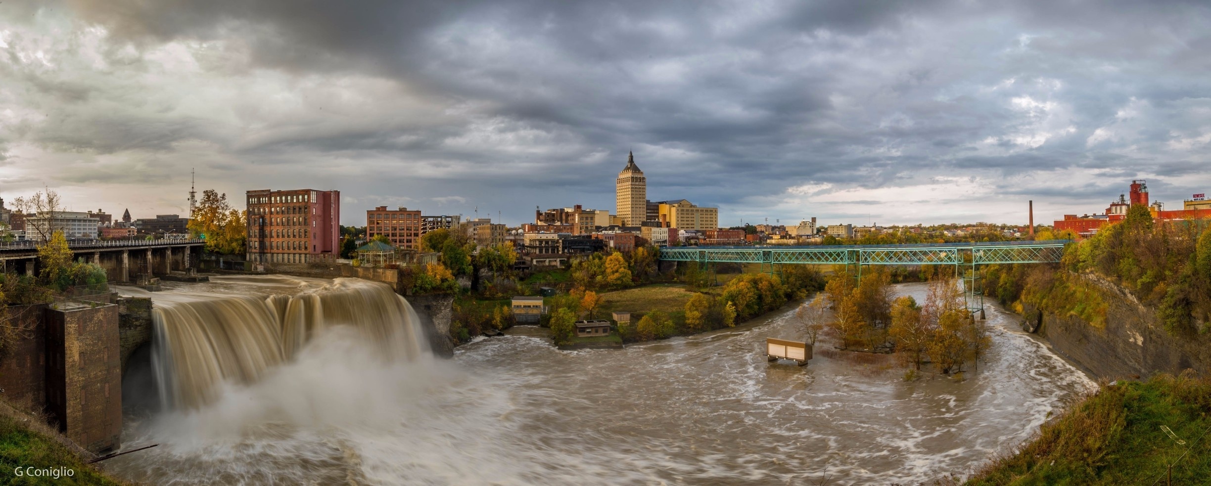 Air Terjun Sungai Genesee di Pusat Kota Rochester | Expedia