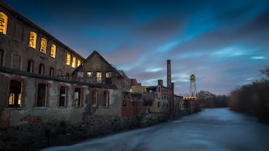 The Pontiac Mills in Warwick, Rhode Island produced the original Fruit of the Loom brand of cloth and uniforms for Union soldiers during the American Civil War.