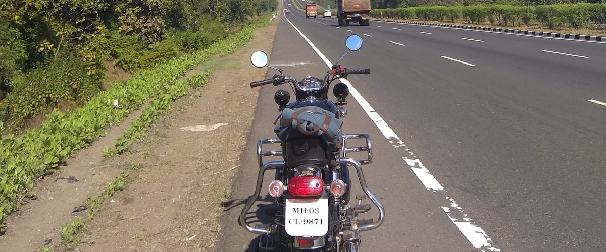 Enroute Silvassa, on this beautiful day riding solo  on my bike was the best thing this week.
#ride2017 #travel2017 #royalenfield #maharashtra_travel #bikersoul #openskies #openroads