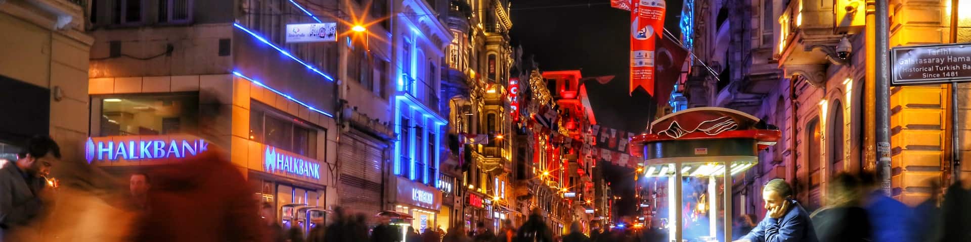 Istiklal avenue where an average of 3 million people walk in a day with a traditional street foods.
#LifeAtExpedia