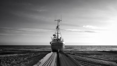 Sunrise at Thorup Strand. Fishing boats are pulled out to sea - to another day of fighting for jobs and the survival of this small fishing community. Visit this very authentic spot and support it by buying some of the fresh caught fish 🎣

#culture #fishing #denmark #fishingboat