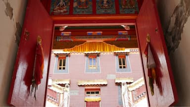 Entrance to Shartsang Palace at the pinnacle of Longwu Monastery in Rebkong, China.