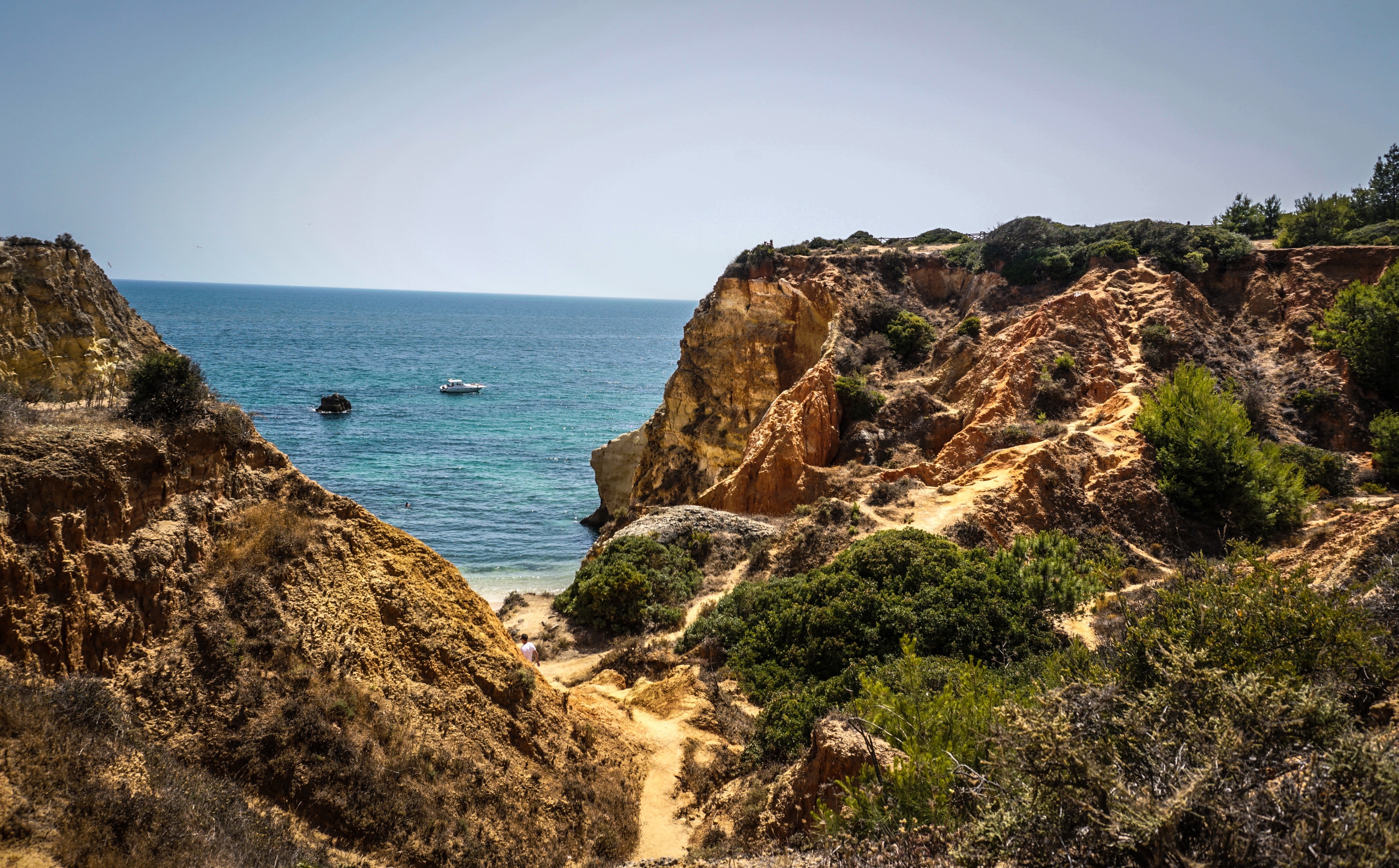 Hidden from the massification of Algarve during summer, Joao D'arens beach is a hidden gem that shows the pristine waters of the region with is sandy cliffs and pines. It is hard to find and enter, but once there, you'll see that it was completly worth it. #Trovember. 